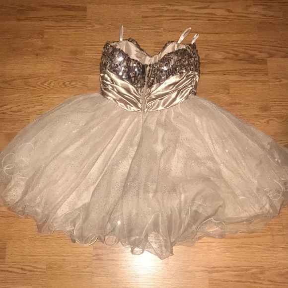 Gold dress for homecoming - Picture 2 of 4